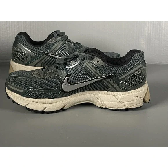 Nike Zoom Vomero 5 Shoes Womens Size 8 Green Sequoia Silver Running Sneakers - Picture 7 of 12